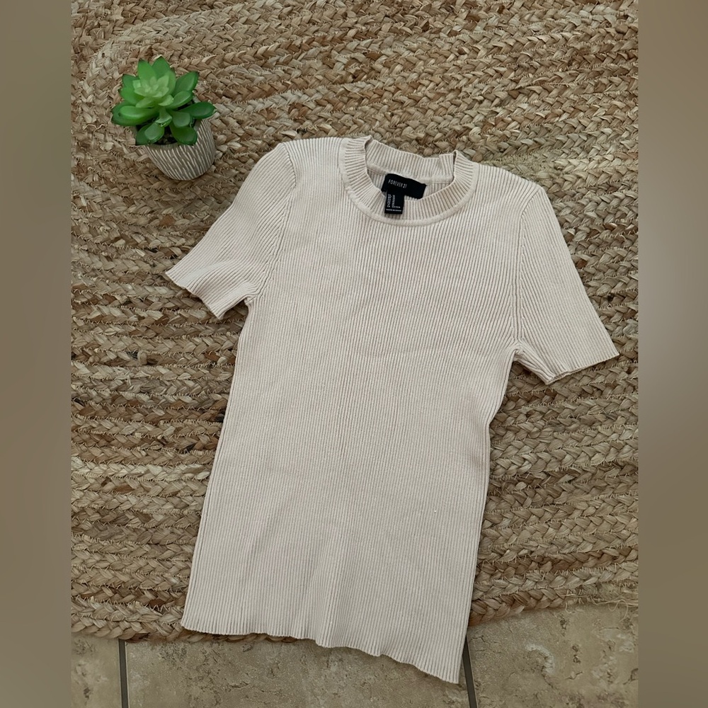 KNIT RIBBED HIGH NECK TOP